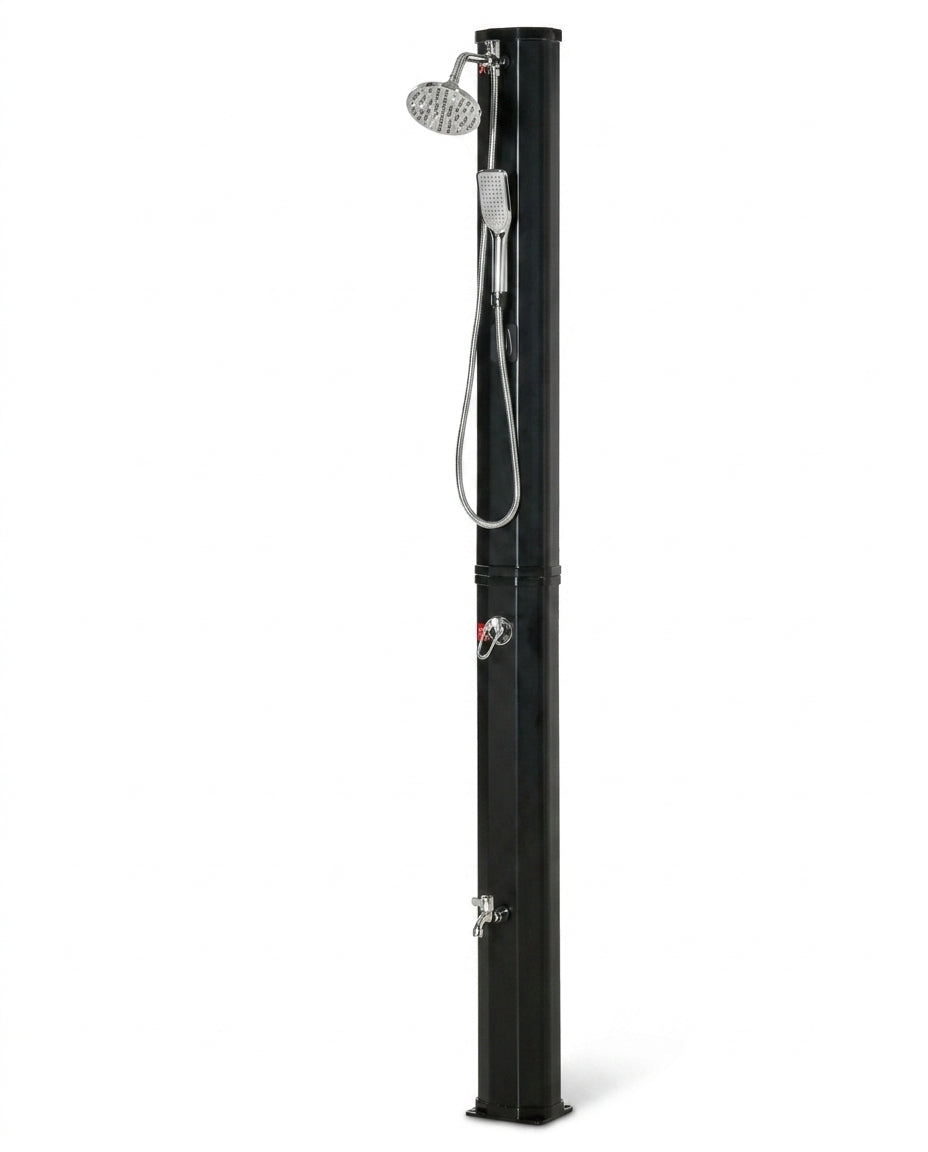 Solarias Douche Solaire 35L Premium – Grand Pommeau, Douchette à Main, Mitigeur — Packshot — Vue de côté 3/4 angle
